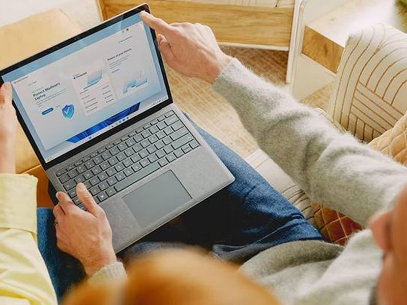 لپتاپهای سبک و قابل حمل برای مسافرت لپتاپهای سبک و قابل حمل برای مسافرت