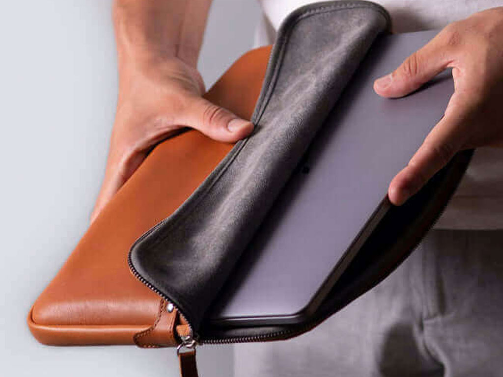 کیف و کاور لپ‌تاپ: محافظی ضروری برای دستگاه شما